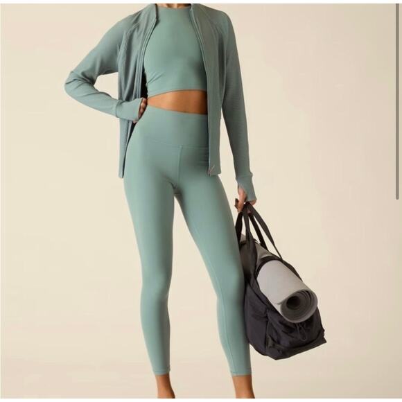 Athleta Women Transcend 7/8 Tight Legging Workout Yoga Stretch Light Green SZ XS - Picture 1 of 11